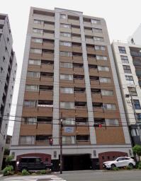 　「ケアラボ」が入るビル＝２０２４年６月、大阪市