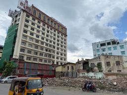 　ミャンマー中部マンダレーで取り壊された建物の跡地＝２１日（共同）