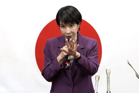 　自民党総裁選に向けた集会で、支持を訴える高市早苗前経済安保相＝２６日、名古屋市
