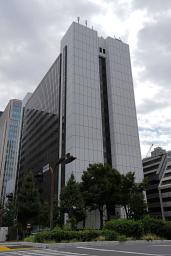 　「首都高速道路」が入るビル＝３０日午前、東京・霞が関