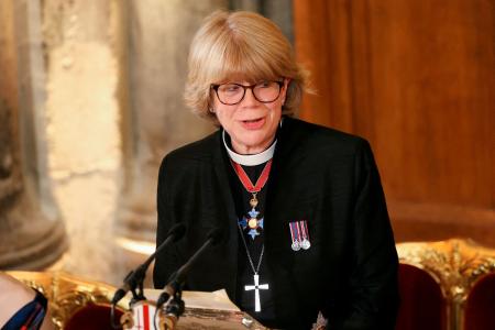　英国国教会の最高位聖職者、カンタベリー大主教に任命されたサラ・ムラーリー氏＝２０２４年１２月、ロンドン（ロイター＝共同）