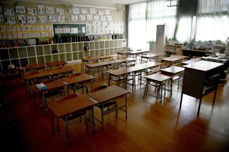 　小学校の教室（イメージ）