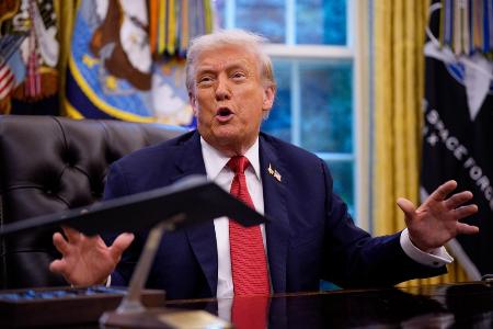 米ホワイトハウスで話すトランプ大統領＝９月、ワシントン（ゲッティ＝共同）