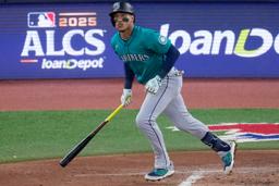 　五回に勝ち越し３ランを放ったマリナーズのポランコ＝１３日（ＡＰ＝共同）