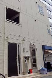 　訪問看護ステーション「Ａｒｃｈｅ」が入るビル＝２０２４年５月、さいたま市