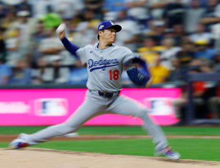 　ブルワーズ戦に先発したドジャース・山本＝ミルウォーキー（スローシャッターで撮影、共同）