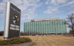 　米ミシガン州にあるフォード・モーターの本社＝３月（ロイター＝共同）