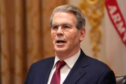 　スコット・ベセント米財務長官＝１７日、ワシントン（ＡＰ＝共同）