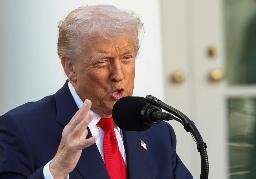 　米ホワイトハウスで話すトランプ大統領＝１４日、ワシントン（ロイター＝共同）