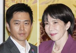 　１５日、国会内で会談に臨む自民党の高市総裁（右）と日本維新の会の吉村代表