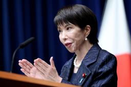 　新内閣が発足し、記者会見する高市早苗首相＝午後１０時１０分、首相官邸（代表撮影）