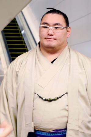 　大相撲のロンドン公演を終え、羽田空港に到着した豊昇龍＝２２日