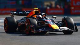 　Ｆ１メキシコシティーＧＰで走行するレッドブルの角田裕毅＝メキシコ市（ロイター＝共同）