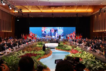 マレーシア・クアラルンプールで開かれたASEAN拡大国防相会議=1日(共同)