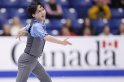 　男子で３位となった三浦佳生のフリーの演技＝サスカトゥーン（共同）