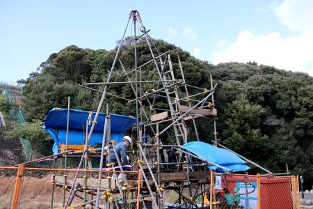 　関西電力美浜原発での原発新設に向けたボーリング調査＝１０日午後、福井県美浜町（同社提供）