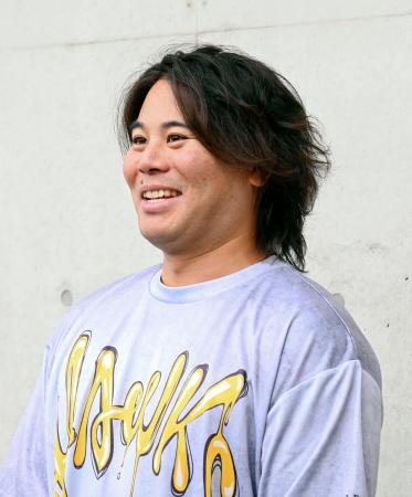 　今季限りでソフトバンクを戦力外となり、現役引退を表明した浜口遥大投手＝１１日、福岡県筑後市