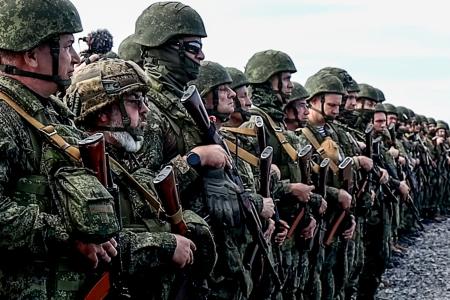 　ロシア西部カリーニングラード州でロシアとベラルーシの合同軍事演習に参加する予備役兵＝９月（ロシア国防省提供・タス＝共同）