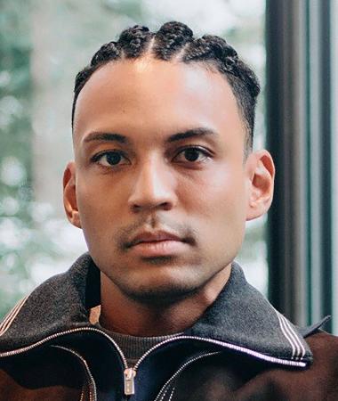 　「国際ゲイ小説賞（外国小説部門）」を受賞した安堂ホセさん