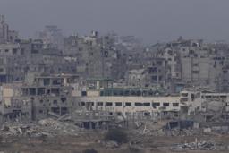 　ガザの街並み＝１０月２９日、イスラエル側から撮影（ゲッティ＝共同）