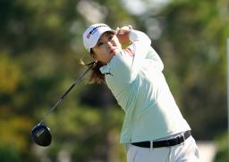 　最終ラウンド、通算１１アンダーで１１位の西郷真央＝ペリカンＧＣ（共同）