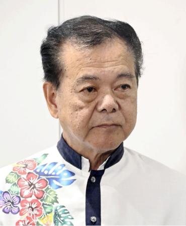 　古謝景春氏