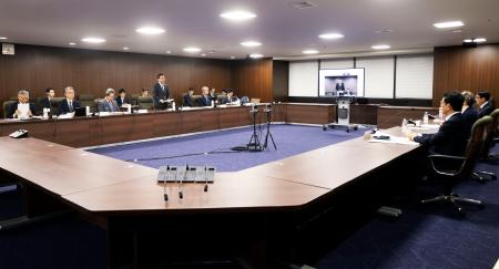 　最高裁判決を受けて開かれた国と自治体の協議＝１８日午後、厚労省