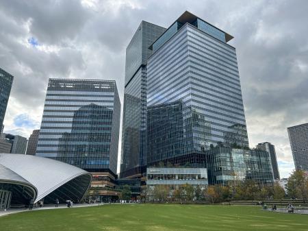 　塩野義製薬本社などのオフィスが入るグラングリーン大阪＝１９日午後、大阪市北区