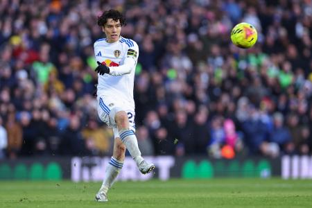 　サッカーのイングランド・プレミアリーグでアストンビラ戦に出場したリーズの田中碧＝２３日、リーズ（ゲッティ＝共同）