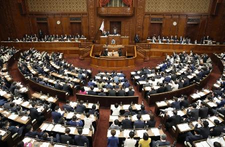 　衆院本会議＝５日