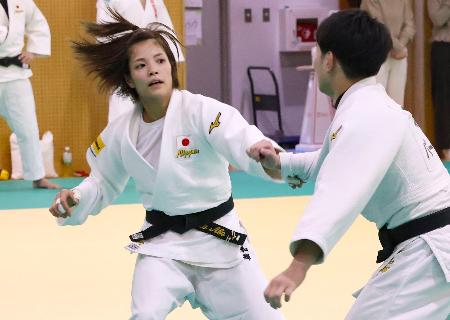 　柔道のＧＳ東京大会に向け練習する阿部詩＝味の素ナショナルトレーニングセンター