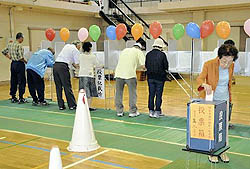“思い込めた一票”投じる　福島市議選、原発問題重視多数