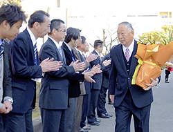 山田広野町長が退任　職員を激励「新しいまちづくり期待」